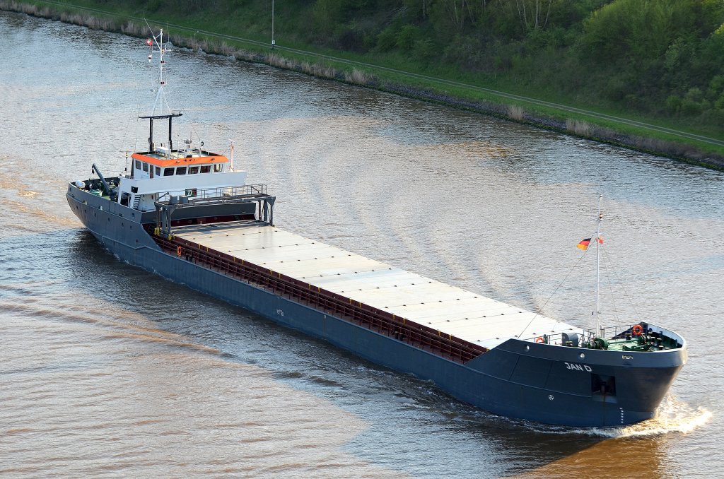 Die Jan D IMO-Nummer:9013000 Flagge:Antigua und Barbuda Lnge:90.0m Breite:12.0m Baujahr:1991 Bauwerft:Harlingen Scheepswerf&Reparatiebedrijf,Harlingen Niederlande aufgenommen auf dem Nord-Ostsee-Kanal von der Grnentalerhochbrcke am 01.05.12