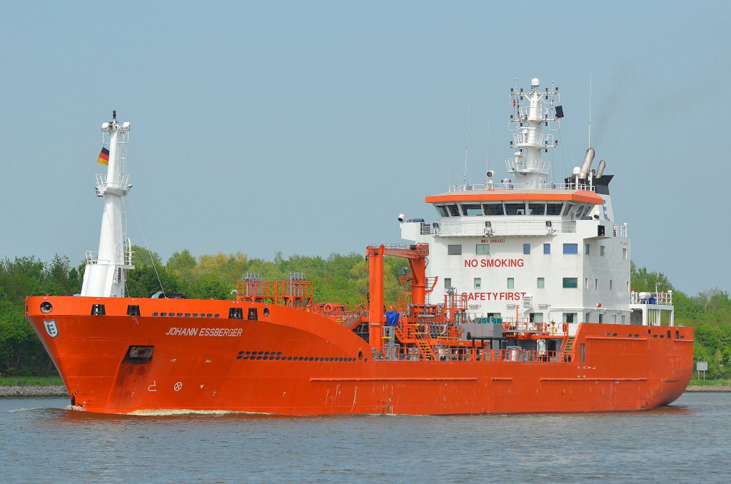 Die Johann Essberger IMO-Nummer:9480980 Flagge:Portugal Länge:100.0m Breite:18.0m Baujahr:2011 Bauwerft:Eregli Shipyard,Istanbul Türkei bei Fischerhütte im Nord-Ostsee-Kanal am 17.05.13