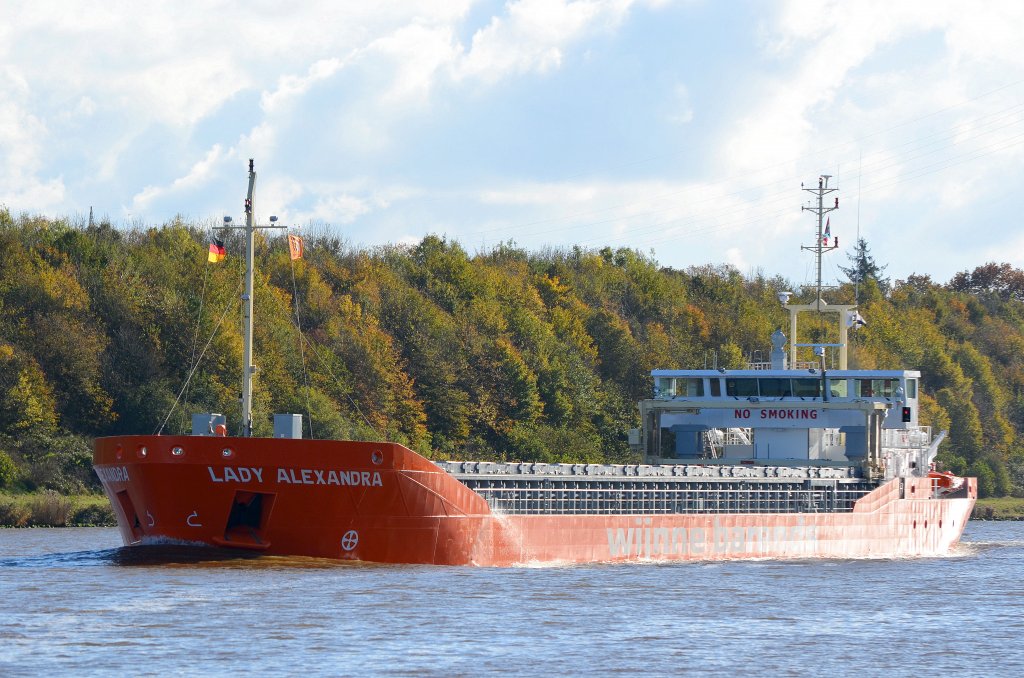 Die Lady Alexandra IMO-Nummer:9624835 Flagge:Niederlande Lnge:88.0m Breite:13.0m Baujahr:2012 im Nord-Ostsee-Kanal bei Grnental am 27.10.12