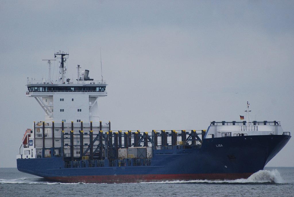 Die Lisa ex Gtaland IMO-Nummer:9287704 Flagge: Antigua und Barbuda Lnge:138.0m Breite:22.0m Baujahr:2003 Bauwerft:Sietas,Hamburg Deutschland vor Cuxhaven am 16.06.11 