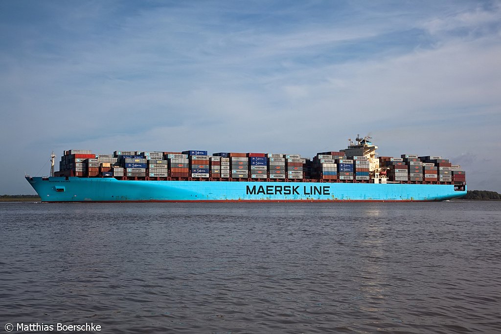 Die Maersk Salina auf der Elbe bei Grnendeich am 08.10.09.