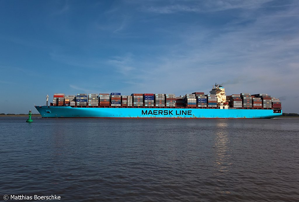 Die Maersk Salina auf der Elbe bei Grnendeich am 08.10.09.