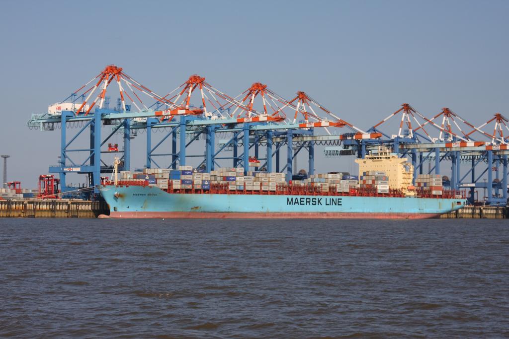 Die Maersk Seoul liegt am 6.7.2013 am Container Kai in Bremerhaven.
