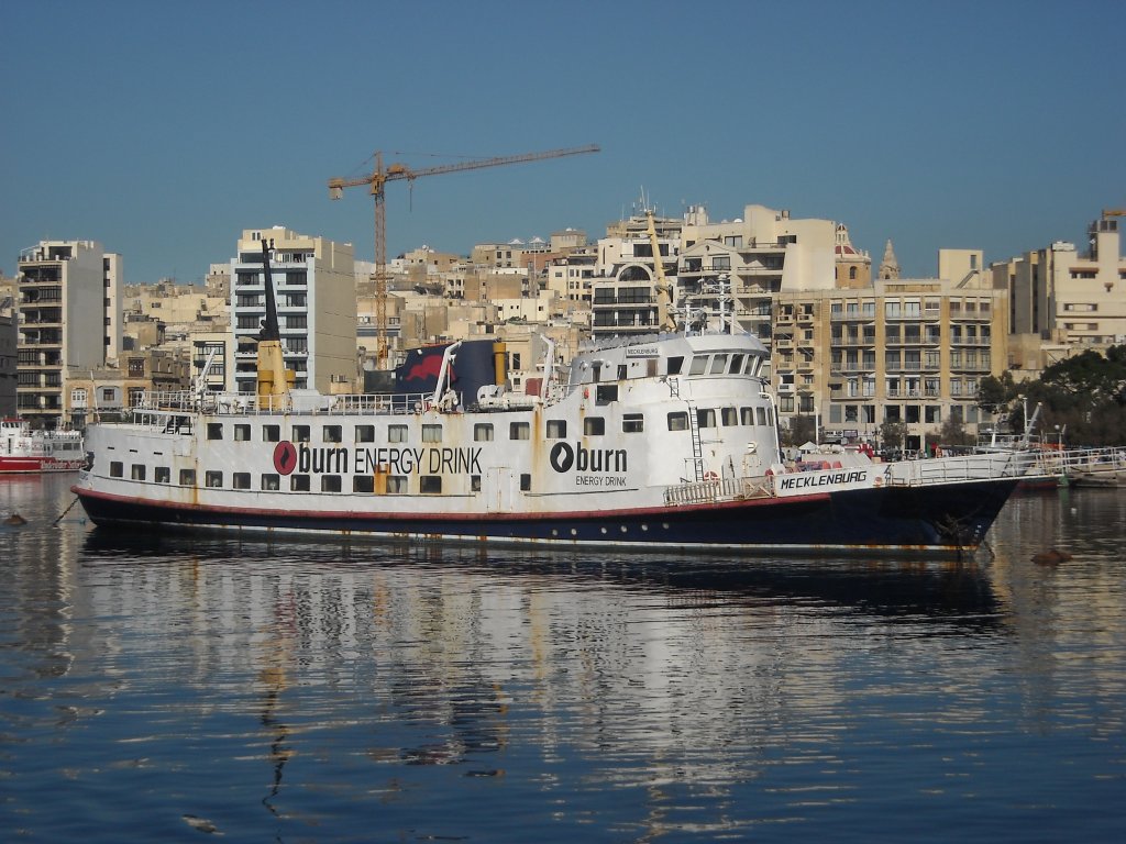 Die  Mecklenburg  rostet im Hafen von Sliema (Malta) vor sich hin, 18.11.2009