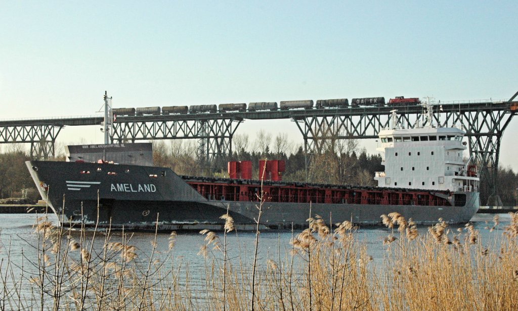 Die MS Ameland  / Harlingen (IMO: 9508794), ein Frachtschiff auf dem NOK bei Hochdonn gesehen und abgelichtet am 07.04.2011.