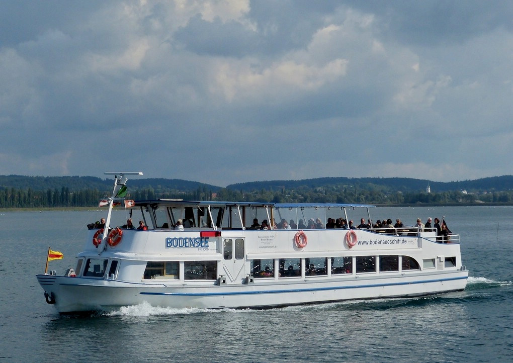 Die MS  BODENSEE  aufgenommen bei einer Schifffahrt auf dem Untersee des Bodensees Nahe Ermatingen am 13.09.2012. Schiffsdaten BJ 1960; 25m ; kann 230 Personen aufnehmen.