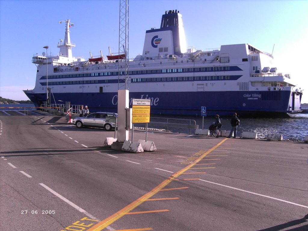 Die MS COLOR VIKING verkehrt zwischen Strmstad und Sandefjord. 
In Strmstad kurz vor dem Anlegen im Juli 2008
