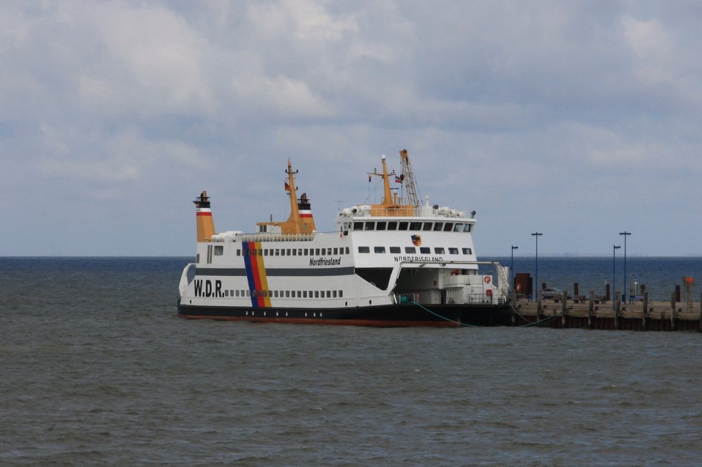 Die  Nordfriesland  der W.D.R. (IMO 9102758, Bauj. 1995) am 23.04.2010 in Dagebll.