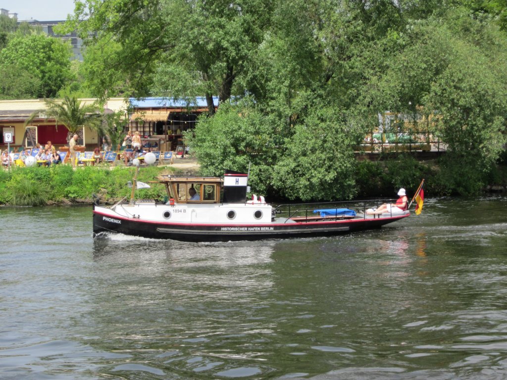 Die  PHOENIX  am 06.06.2010  auf der Spree zu Tal in Berlin-Charlottenburg