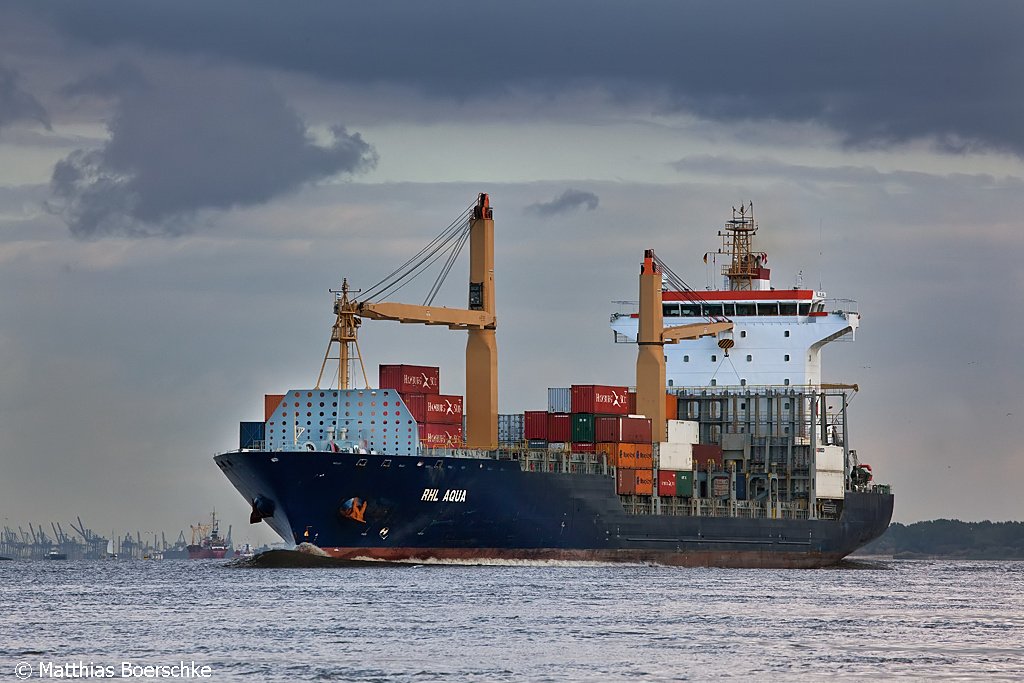 Die RHL Aqua auf der Elbe bei Grnendeich am 08.10.09.