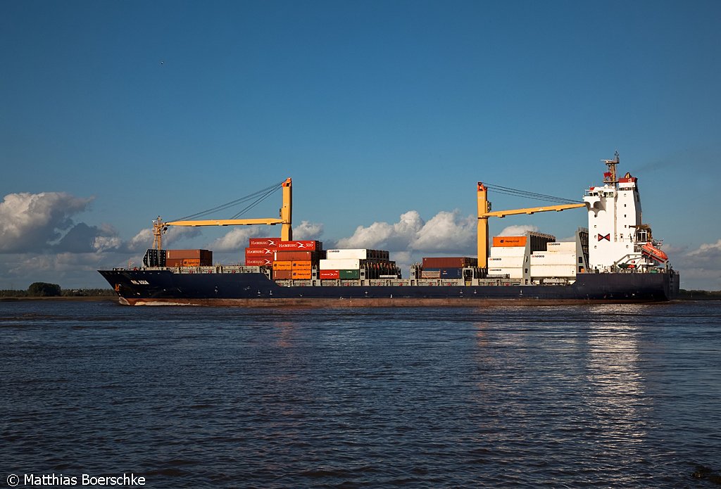 Die RHL Aqua auf der Elbe bei Lhe-Sand am 08.10.09.