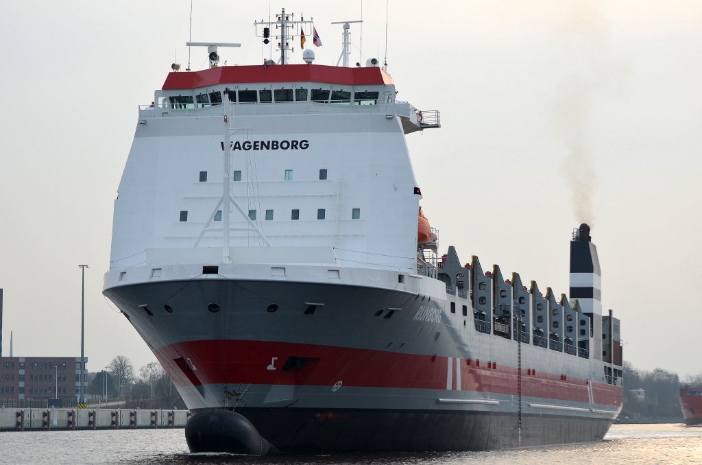 Die Rijnborg von Koninklijke Wagenborg IMO-Nummer:9355812 Flagge:Niederlande Lnge:176.0m Breite:24.0m Baujahr:2006 Bauwerft:IHC Holland,Sliedrecht Niederlande aufgenommen am 17.03.12 auf dem Nord-Ostsee-Kanal bei Rendsburg.