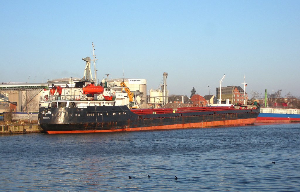 Die russ. MS Galan IMO 8844957 liegt in Lbeck am Lagerhauskai 2.
Aufgenommen: 31.1.2012