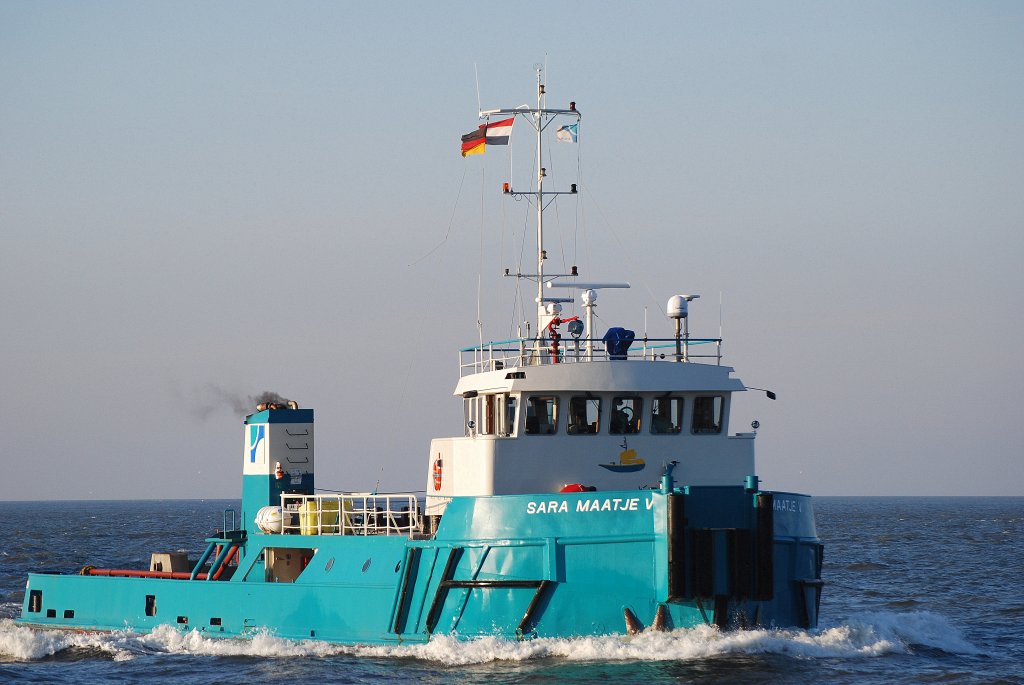 Die Sara Maatje V IMO-Nummer:8330102 Flagge:Niederlande Lnge:40.0m Breite:10.0m Baujahr:1959 Bauwerft:Petram Stahlwasserbau,Brake Deutschland vor Cuxhaven am 10.10.10 