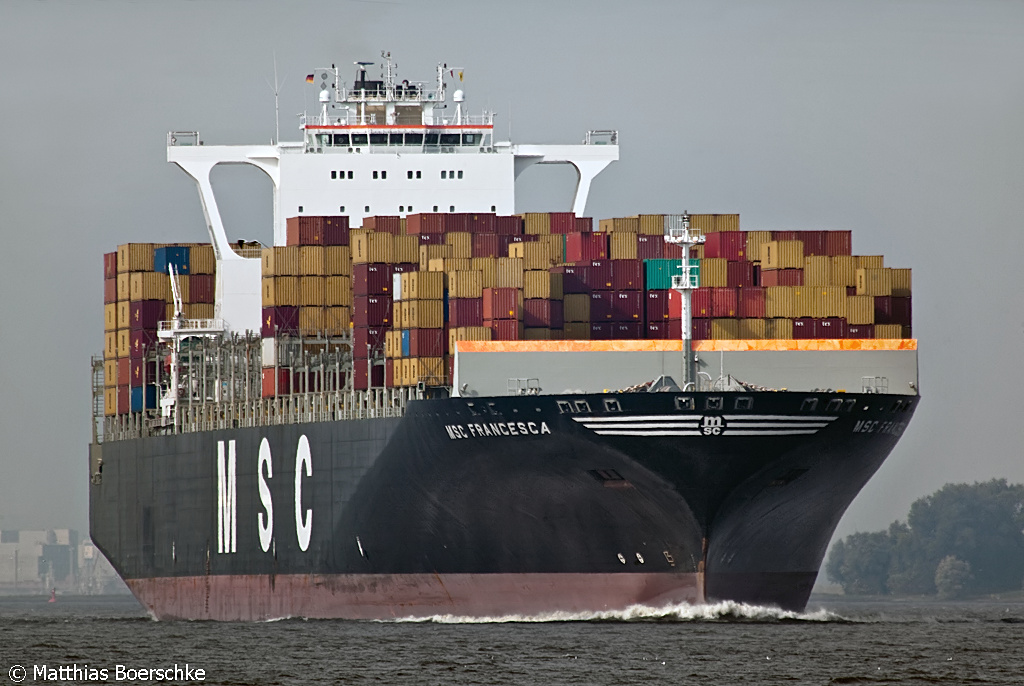 Die schne MSC Francesca auf der Elbe bei Mojenhrn am 04.10.10.