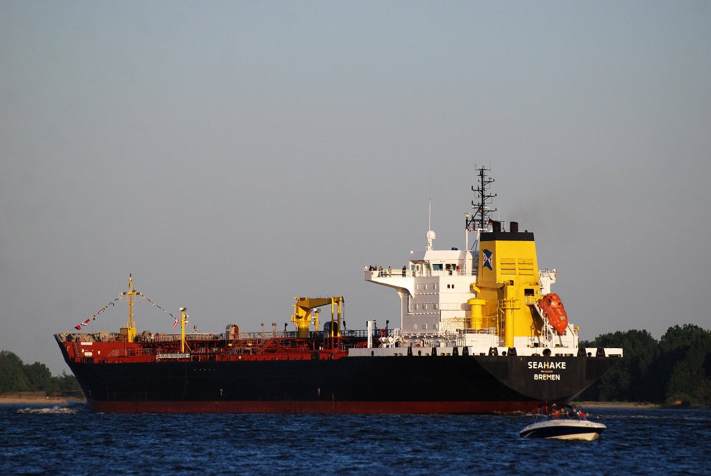 Die Seahake IMO-Nummer:9255488 Flagge:Deutschland Länge:178.0m Breite:28.0m Baujahr:2003 Bauwerft:Lindenau Werft,Kiel Deutschland nach Hamburg einlaufend am 08.05.11 