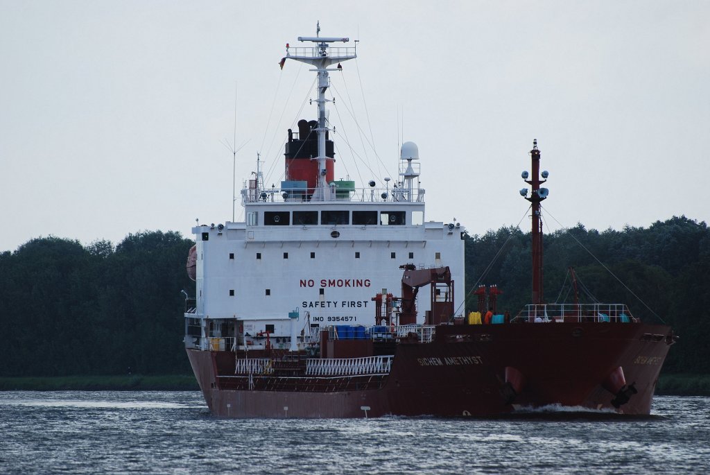 Die Sichem Amethyst IMO-Nummer:9354571 Flagge:Panama Lnge:114.0m Breite:18.0m Baujahr:2006 Bauwerft:Murakami Hide Shipbuilding,Ikata Japan auf dem Nord-Ostsee-Kanal bei Rendsburg am 09.06.11 