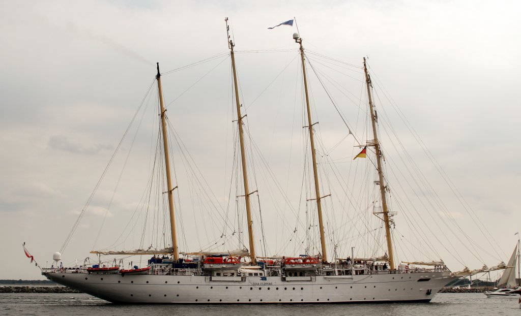 die Star Flyer beim Einlaufen in Warnemnde am 10.8.2013