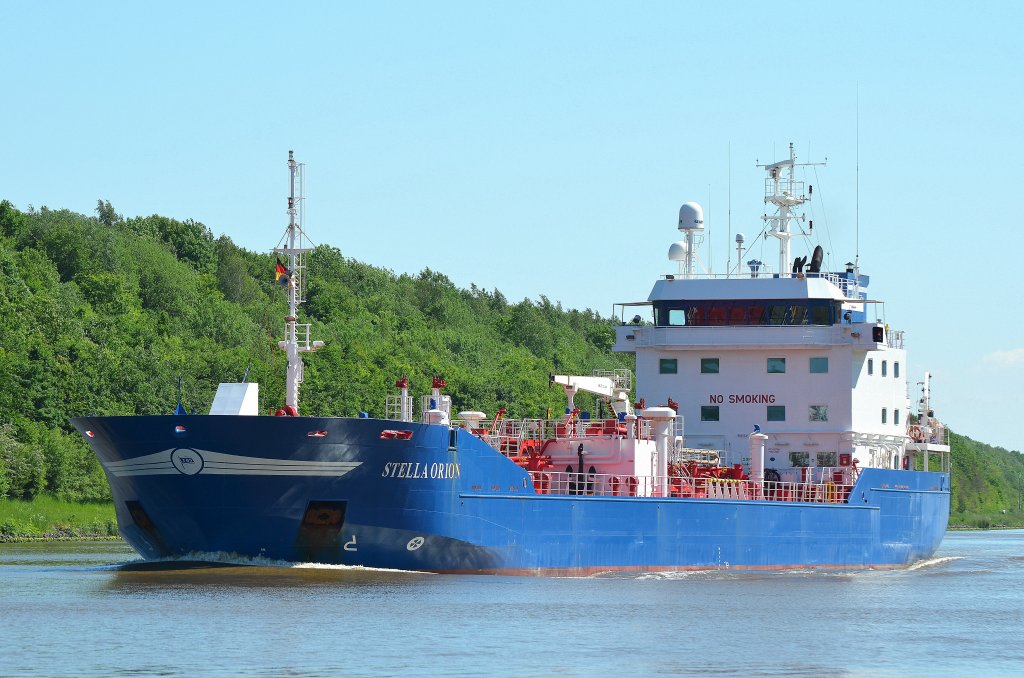 Die Stella Orion IMO-Nummer:9265251 Flagge:Niederlande Lnge:105.0m Breite:16.0m Baujahr:2004 Bauwerft:Rousse Shipyard,Russe Bulgarien erwischt am 28.05.12 auf dem Nord-Ostsee-Kanal bei Grnental