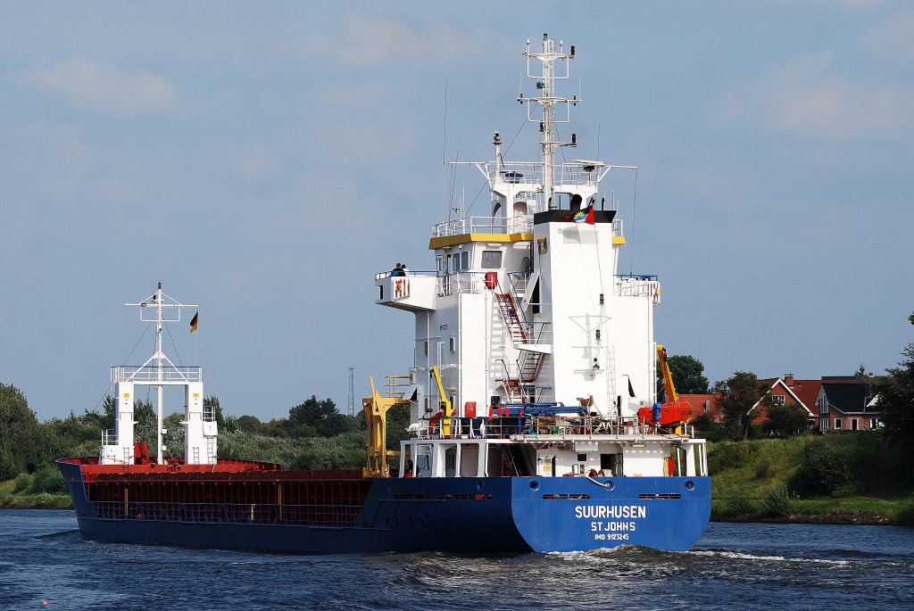 Die Suurhusen IMO-Nummer:9123245 Flagge:Antigua und Barbuda Lnge:90.0m Breite:13.0m Baujahr:1996 Bauwerft:Damen Shipyard Hoogezand,Hoogezand Niederlande auf dem Nord-Ostsee-Kanal bei Rensburg am 20.08.11 