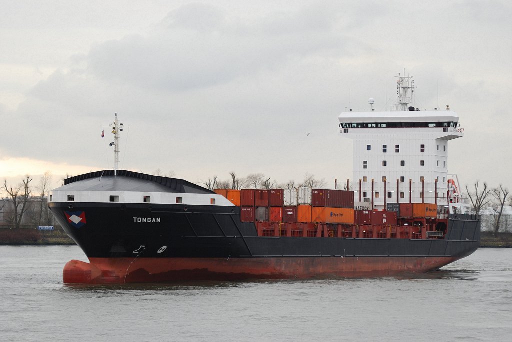 Die Tongan IMO-Nummer:9371402 Flagge:Deutschland Lnge:140.0m Breite:22.0m luft am 12.12.09 in Hamburg ein.