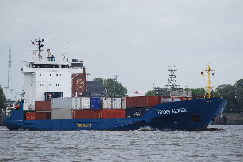 Die Trans Alrek IMO-Nummer:9330953 Flagge:Antigua und Barbuda Lnge:100.0m Breite:17.0m Baujahr:2006 Bauwerft:Weihai Shipyard,Weihai China am 18.05.10 bei Hamburg Teufelsbrck.