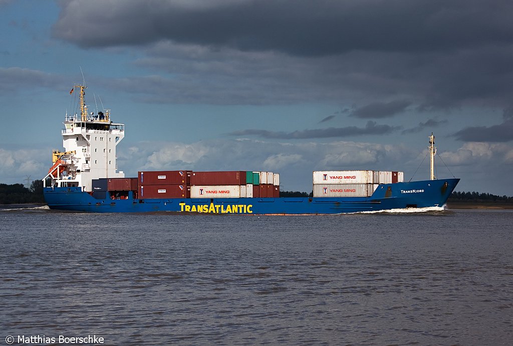 Die Transnord auf der Elbe bei Lhe Sand am 08.10.09.