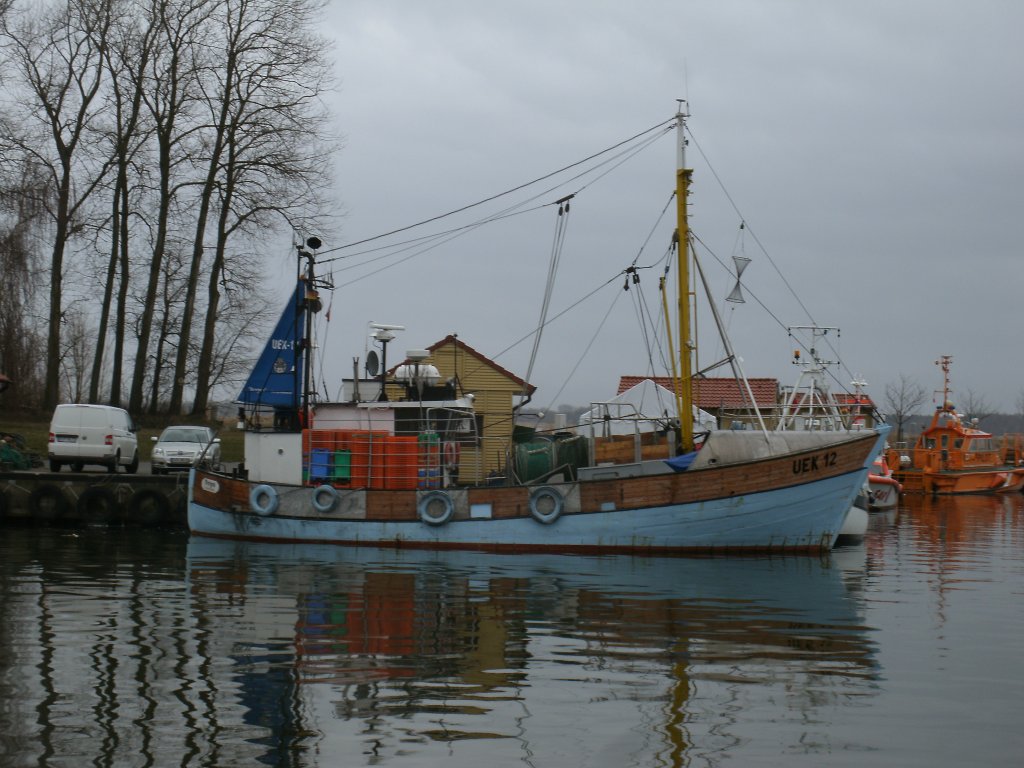 Die UEK-12 lag,am 13.April 2013,im Hafen von Freest.