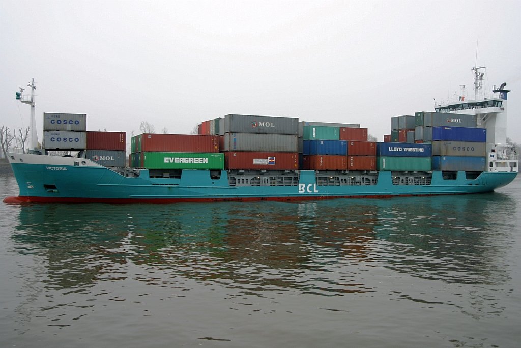 Die  VICTORIA  am 27.Jnner 2009 auf der Elbe in Hamburg.