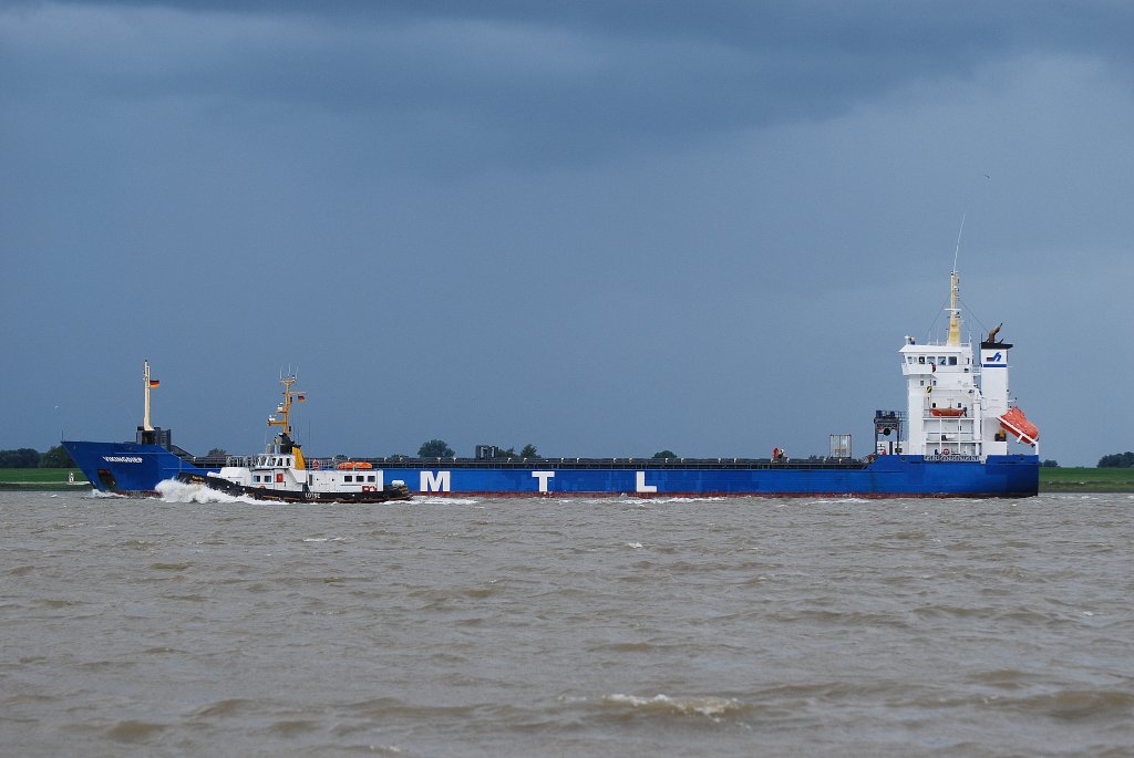 Die Vikingdiep IMO-Nummer:9381380 Flagge:Niederlande Lnge:120.0m Breite:15.0m Baujahr:2008 Bauwerft:Dongfeng Shipyard,Hangzhou China auslaufend aus Bremerhaven am 29.08.10 