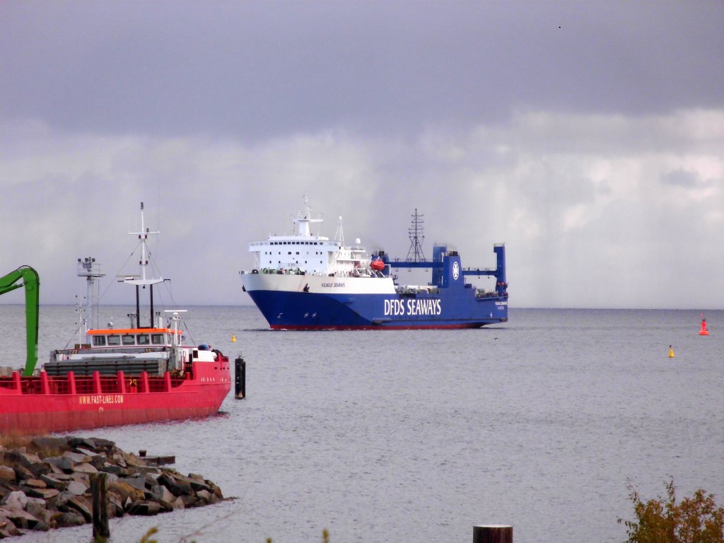 Die Vilnius Seaways am 10.10.12 einlaufend in den Fhrhafen Sassnitz.