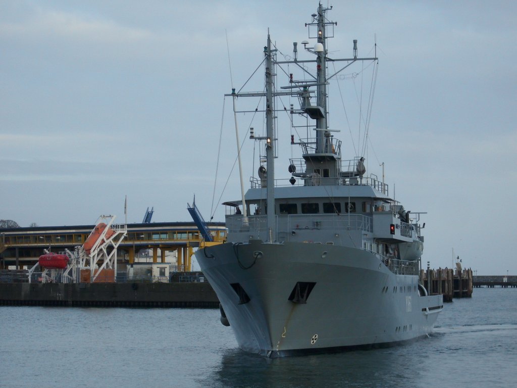 Dieses Marineschiff aus Eckernfrde zu Besuch am 15.November 2009 im Sassnitzer Stadthafen.