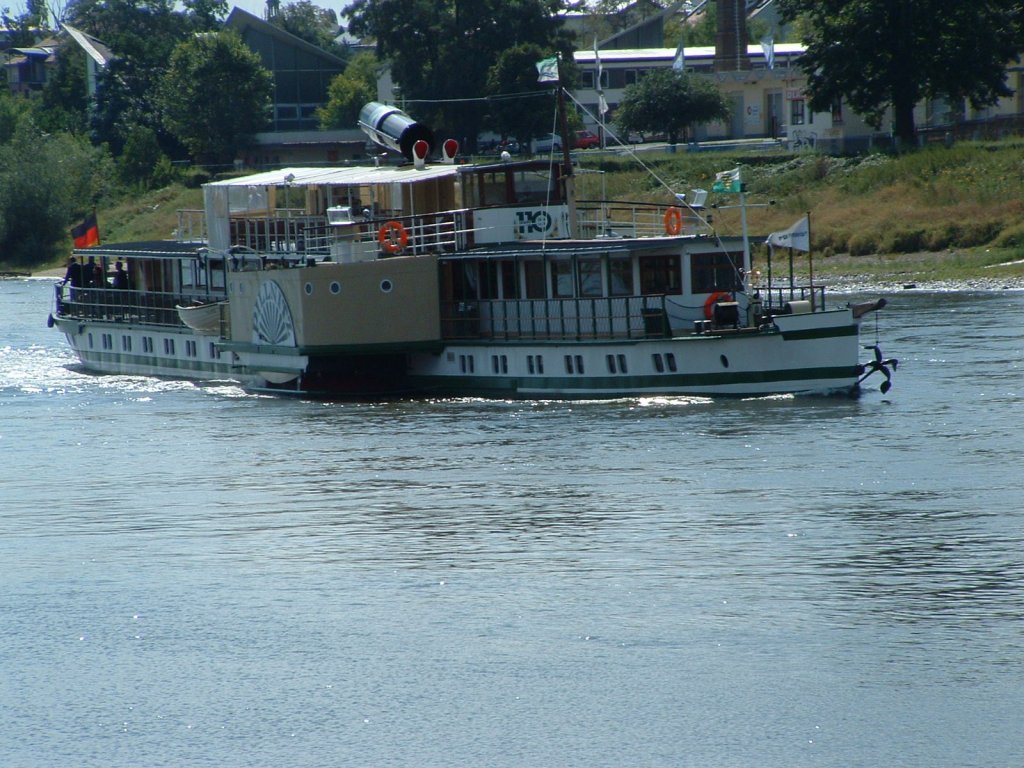 DS Dillnitz auf der Elbe bei Dresden. 28.06.2005