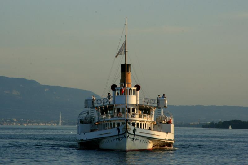 D/S  Savoie  bei der abendlichen Ankunft in Coppet; 18.08.2011