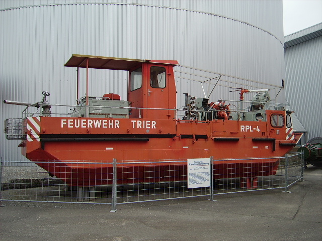 Ein Feuerwehr Boot in Technik Museum Speyer am 19.02.11