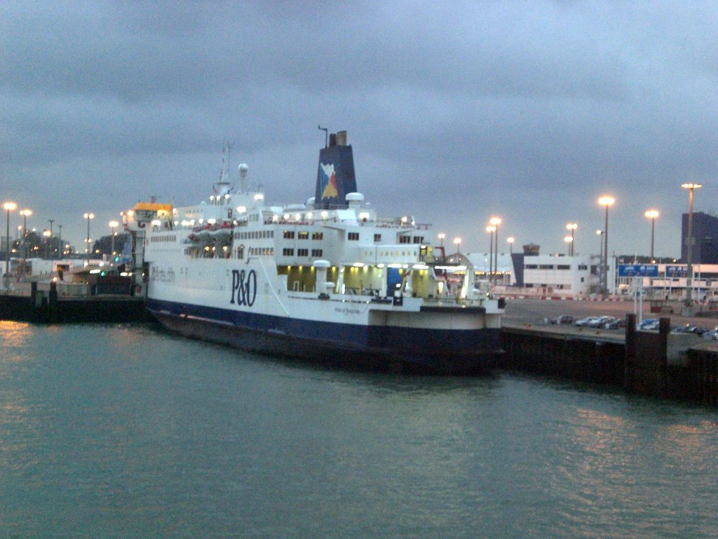 Ein F�hrschiff der Firma Seafrance im Hafen von Calais.(7.7.2009)