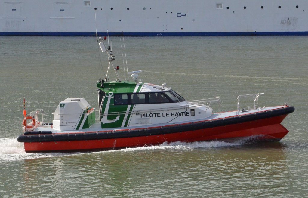 Ein Lotsenboot  im Hafen von Le Havre am 29.05.2013.