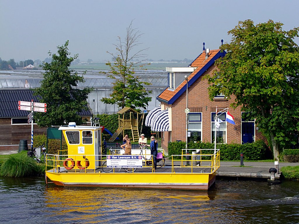 Eine Kleine Fhre fr Fugnger u. Radfahrer im Bereich von Alphen aan den Rijn; 110903