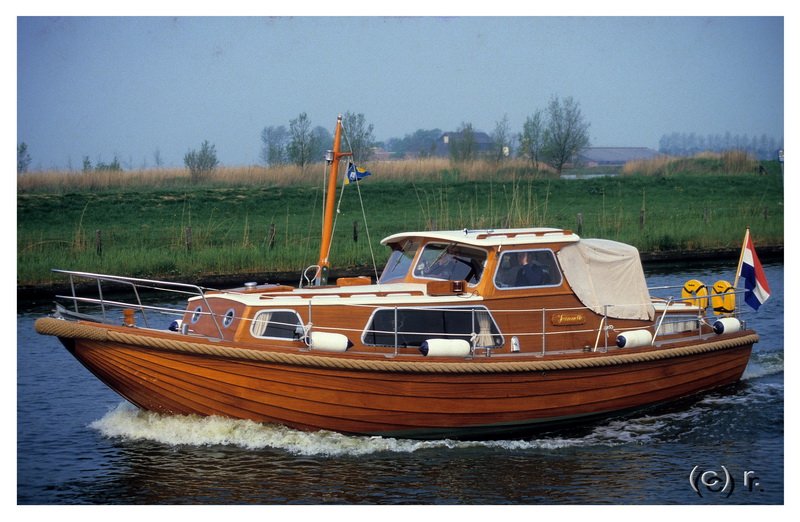 Eine wunderschne hollndische Motoryacht.