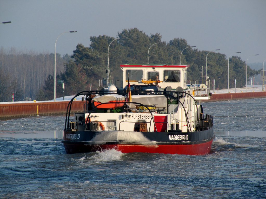 Eisbrecher Frstenberg vom WSA MD im Januar 2013 im MLK zwischen Magdeburger Trogbrcke und Schleuse Hohenwarthe.