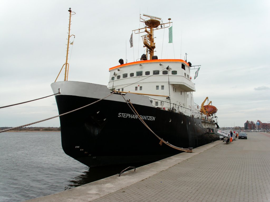 Eisbrecher  Stephan Jantzen  Hafen Rostock am 05.04.11.