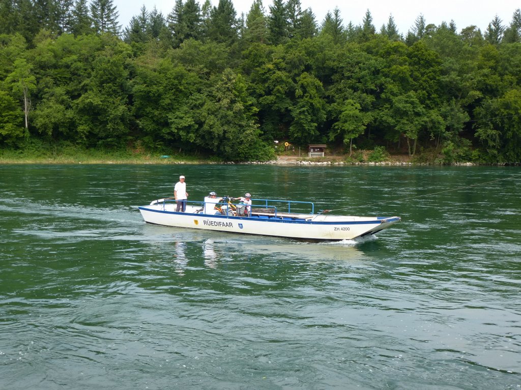 Ellikon am Hochrhein, die Seilfhre verbindet das Deutsche mit dem Schweizer Ufer, Juli 2013