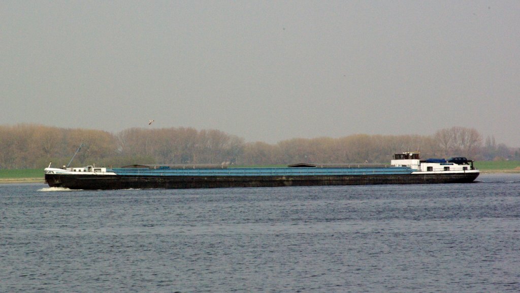 EUROPA  Gütermotorschiff  Lühe   5.04.2013