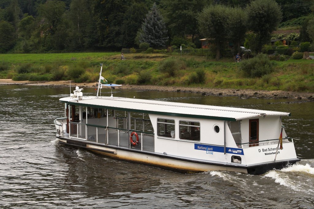 Fhrboot  Winterberg II  am 30.08.2012 auf der Elbe in Hhe der Stadt Bad Schandau, aufgenommen vom Personendampfer  Meissen .