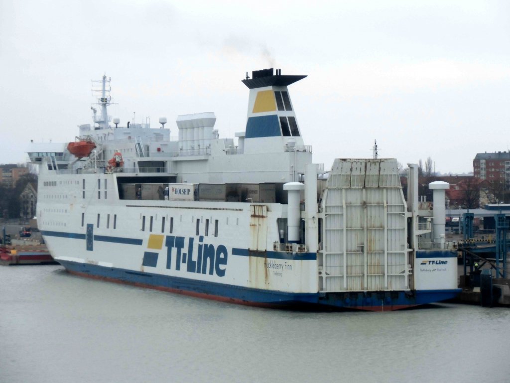 Fhre  Huckleberry Finn der TT Line im Hafen von Trelleborg am 23.02.13. 