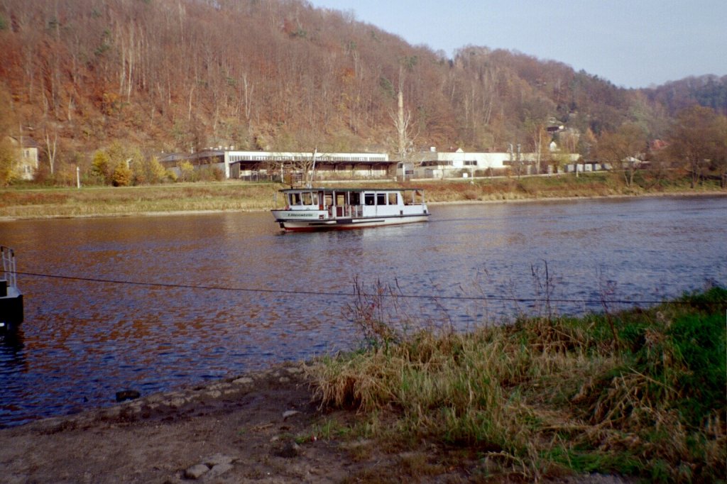 Fhre oder Stadtlinie ? Fhrverbinder zwischen Bahnhof Bad Schandau und der Stadt, im Jahre 2005