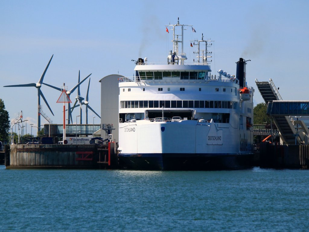 Fhrschiff  Deutschland  am 05.06.2013 im Hafen von Puttgarden.