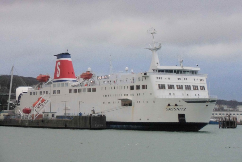 Fhrschiff Sassnitz whrend der Weihnachtspause am 26.12.12 im alten Stadtfhrhafen Sassnitz. 