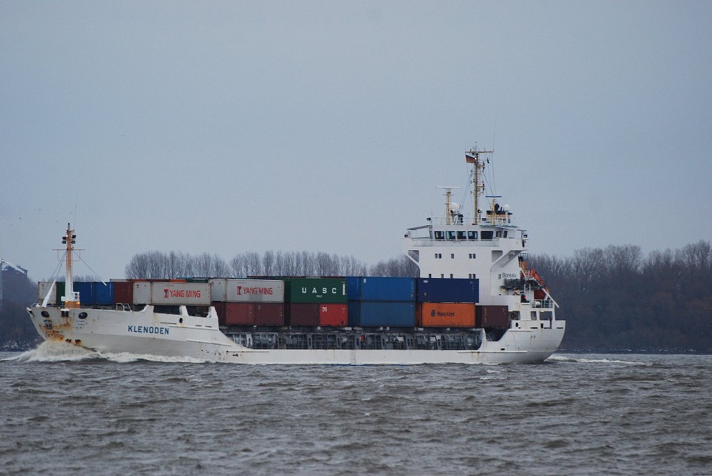 Feeder Klenoden IMO-Nummer:8917730 Flagge:Finnland Lnge:104.0m Breite:16.0m Baujahr:1991 Bauwerft:Sietas,Hamburg Deutschland am 19.02.11 auslaufend aus Hamburg bei Lhe.