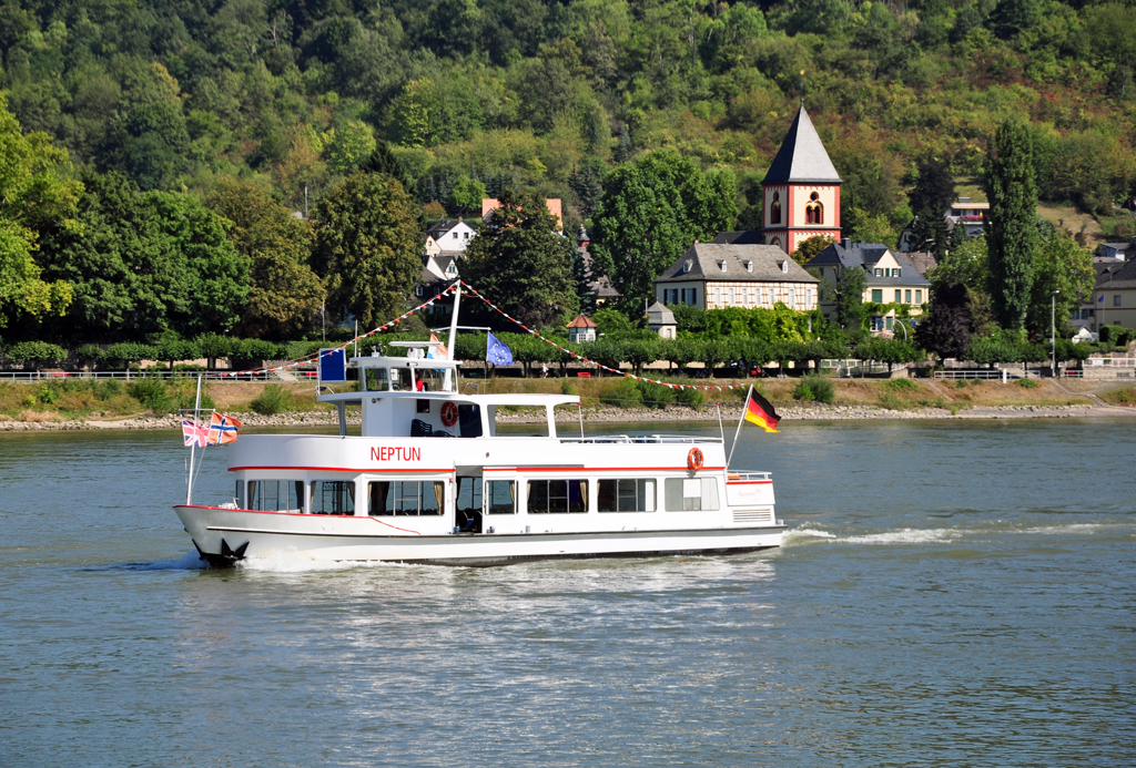 FGS  Neptun  auf dem Rhein bei Remagen - 08.09.2012